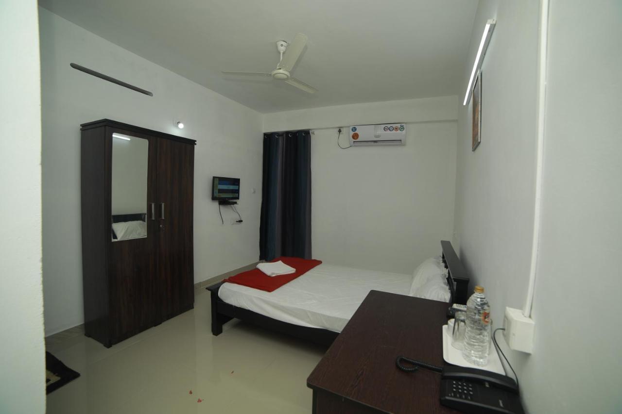 Meghna Residency Hotel Thiruvananthapuram Exterior photo